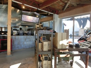 KUSHITANI CAFE02.jpg